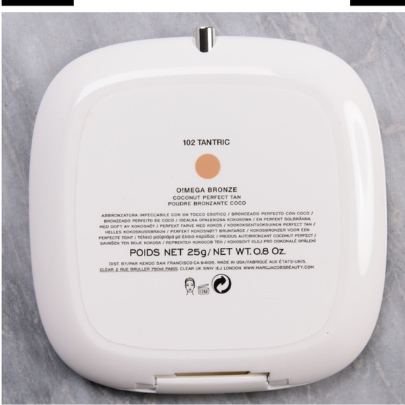 MARC JACOBS
O!MEGA BRONZE
COCONUT PERFECT TAN
POUDRE BRONZANTE COCO - Picture 6 of 15